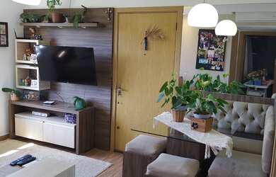 Imagem: O apartamento possui 2 Dormitórios, 1 Banheiro, 1 Vaga na garagem