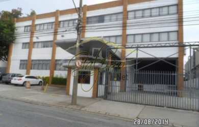 Imagem: O depósito possui 4 Vagas na garagem e 2000m² de Área e está