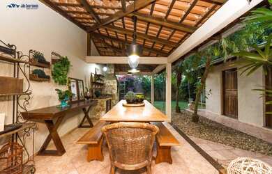 Imagem: A casa possui 2 Dormitórios, 2 Banheiros, 3 Vagas na garagem