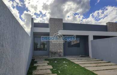 Imagem: A casa possui 3 Dormitórios, 1 Banheiro, 4 Vagas na garagem