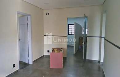 Imagem: A casa possui 5 Dormitórios, 3 Banheiros, 5 Vagas na garagem