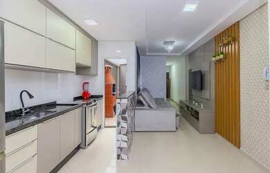 Imagem: O apartamento possui 2 Dormitórios, 1 Banheiro, 1 Vaga na garagem