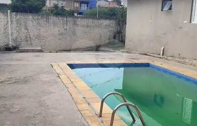 Imagem: A casa possui 2 Dormitórios, 3 Banheiros, 4 Vagas na garagem