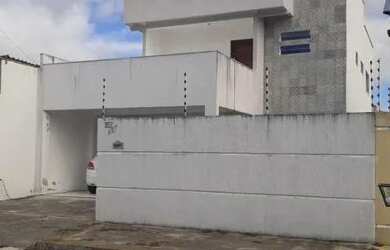 Imagem: A casa possui 3 Dormitórios, 3 Banheiros, 171m² de Área e