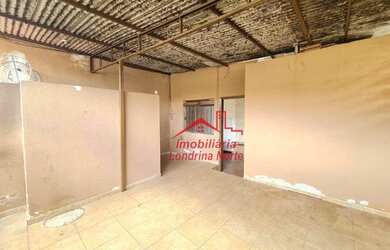 Imagem: A casa possui 1 Dormitório, 1 Banheiro, 1 Vaga na garagem