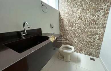 Imagem 9: Bela casa com ótima iluminação e ventilação disponível para locação...