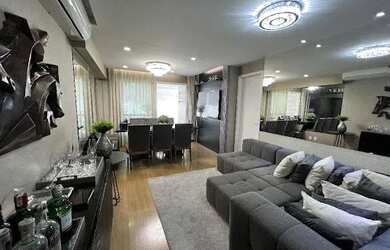 Imagem: O apartamento possui 4 Dormitórios, 1 Banheiro, 2 Vagas na