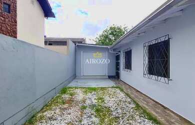 Imagem: A casa possui 3 Dormitórios, 3 Banheiros, 5 Vagas na garagem