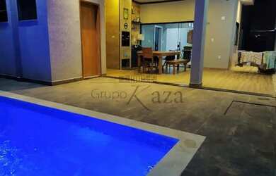 Imagem: A casa em condomínio possui 3 Dormitórios, 3 Banheiros, 4