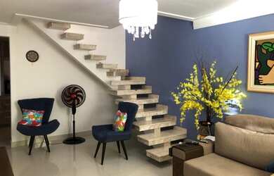 Imagem: A casa em condomínio possui 3 Dormitórios, 2 Banheiros, 2