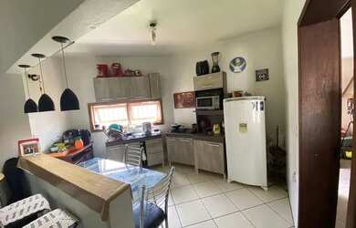 Imagem: A casa possui 2 Dormitórios, 1 Banheiro, 160m² de Área e