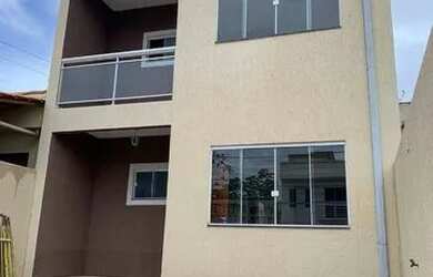 Imagem: A casa possui 2 Dormitórios, 3 Banheiros, 2 Vagas na garagem