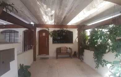 Imagem: A casa em condomínio possui 3 Dormitórios, 3 Banheiros, 2