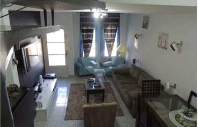 Imagem: A casa possui 2 Dormitórios, 3 Banheiros, 4 Vagas na garagem