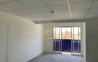 Imagem: O depósito possui 1 Vaga na garagem, 37m² de Área e está