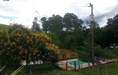 Imagem: A fazenda possui 300m² de Área e está localizado em Monte