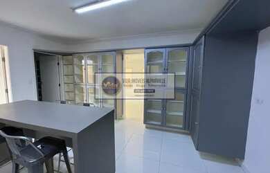 Imagem: A casa em condomínio possui 4 Dormitórios, 5 Banheiros, 3