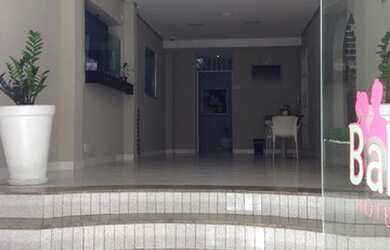 Imagem: O depósito para alugar possui 5 Vagas na garagem, 1379m² de