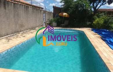 Imagem: A casa possui 2 Dormitórios, 2 Banheiros, 4 Vagas na garagem