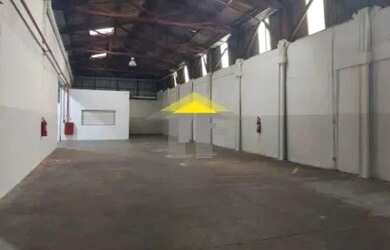 Imagem: O depósito possui 5 Vagas na garagem e 2167m² de Área e está