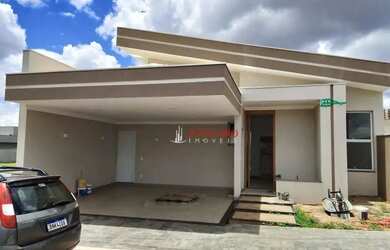 Imagem: A casa em condomínio possui 3 Dormitórios, 2 Banheiros, 2