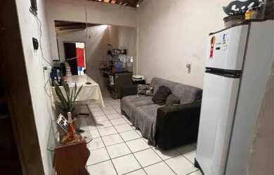 Imagem: A casa possui 2 Dormitórios, 1 Banheiro, 102m² de Área e