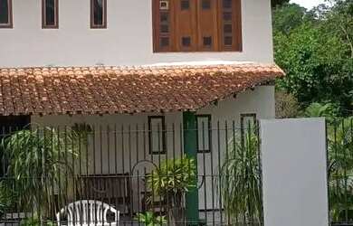 Imagem: A casa em condomínio possui 3 Dormitórios, 2 Banheiros, 3