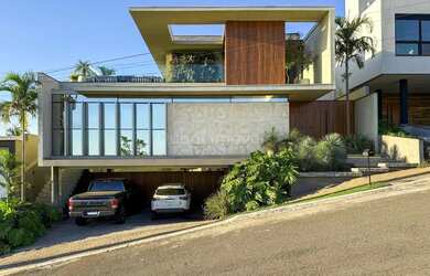 Imagem: A casa em condomínio possui 5 Dormitórios, 5 Banheiros, 4