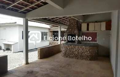 Imagem: O depósito possui 4 Vagas na garagem, 300m² de Área e está