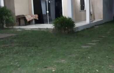 Imagem: A casa possui 4 Dormitórios, 4 Banheiros, 5 Vagas na garagem