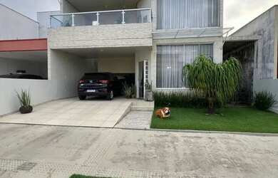 Imagem: A casa em condomínio possui 4 Dormitórios, 5 Banheiros, 2