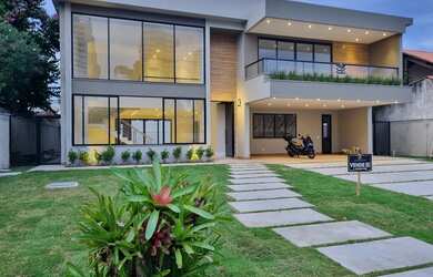 Imagem: A casa em condomínio possui 5 Dormitórios, 5 Banheiros, 4