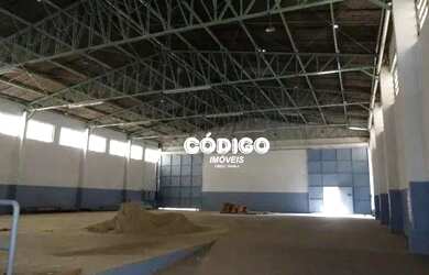 Imagem: O depósito possui 5 Vagas na garagem, 1.400m² de Área e