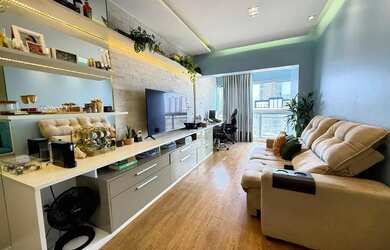 Imagem: O apartamento possui 3 Dormitórios, 3 Banheiros, 2 Vagas na