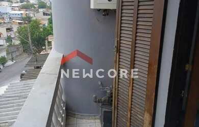 Imagem: A casa possui 3 Dormitórios, 4 Banheiros, 2 Vagas na garagem