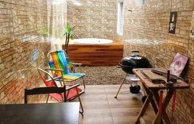 Imagem: A casa em condomínio possui 2 Dormitórios, 2 Banheiros, 3