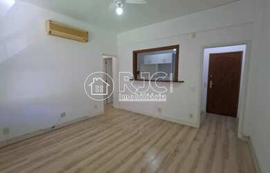 Imagem: O apartamento possui 2 Dormitórios, 3 Banheiros, 1 Vaga na