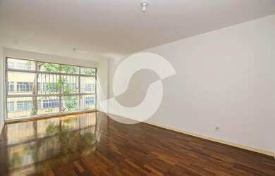 Imagem: O apartamento possui 4 Dormitórios, 2 Banheiros, 1 Vaga na