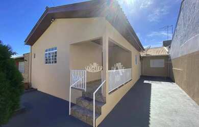 Imagem: A casa à venda possui 2 Dormitórios, 2 Banheiros, 3 Vagas