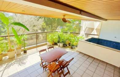 Imagem: O apartamento possui 4 Dormitórios, 3 Banheiros, 2 Vagas na