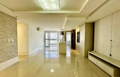 Imagem: O apartamento possui 3 Dormitórios, 1 Banheiro, 2 Vagas na