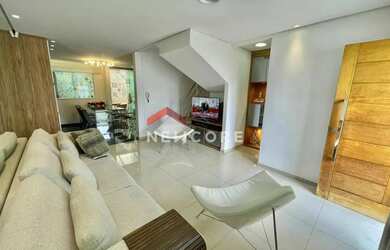 Imagem: A casa possui 3 Dormitórios, 2 Banheiros, 2 Vagas na garagem