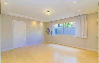 Imagem: O apartamento possui 3 Dormitórios, 1 Banheiro, 1 Vaga na garagem