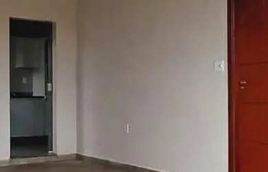 Imagem: A casa possui 2 Dormitórios, 1 Banheiro, 2 Vagas na garagem