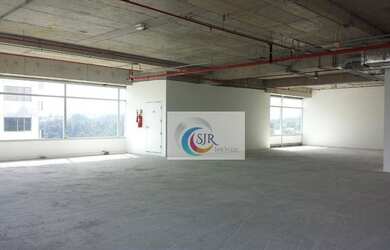 Imagem: O depósito possui 5 Vagas na garagem, 1.681m² de Área e