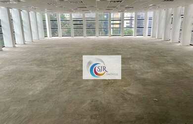 Imagem: O depósito possui 3 Vagas na garagem, 196m² de Área e está