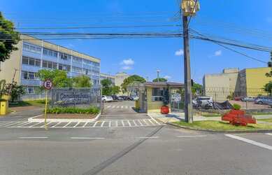 Imagem: O apartamento possui 3 Dormitórios, 1 Banheiro, 1 Vaga na garagem