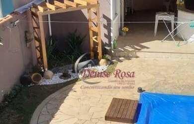 Imagem: A casa em condomínio possui 3 Dormitórios, 1 Banheiro, 2 Vagas