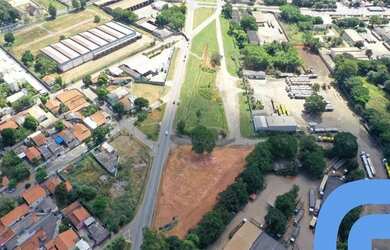 Imagem: O terreno possui 3.700m² de Área, Imóvel novo e está localizado