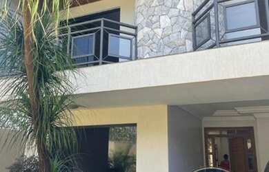 Imagem: A casa possui 3 Dormitórios, 1 Banheiro, 4 Vagas na garagem